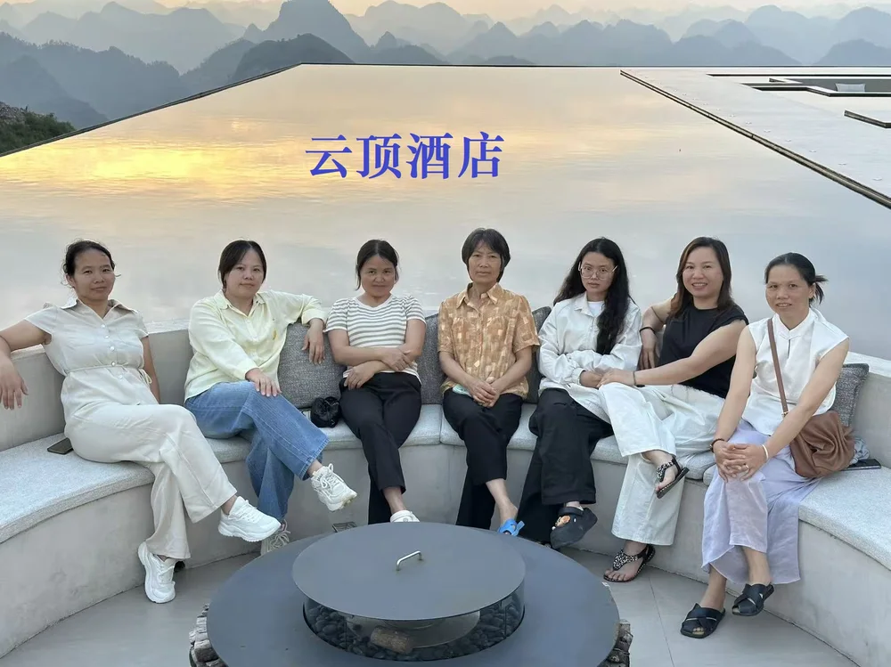 绿洲花坊花艺团队合影